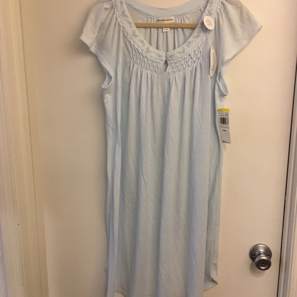 Miss Elaine silky knit gown sz med NWT